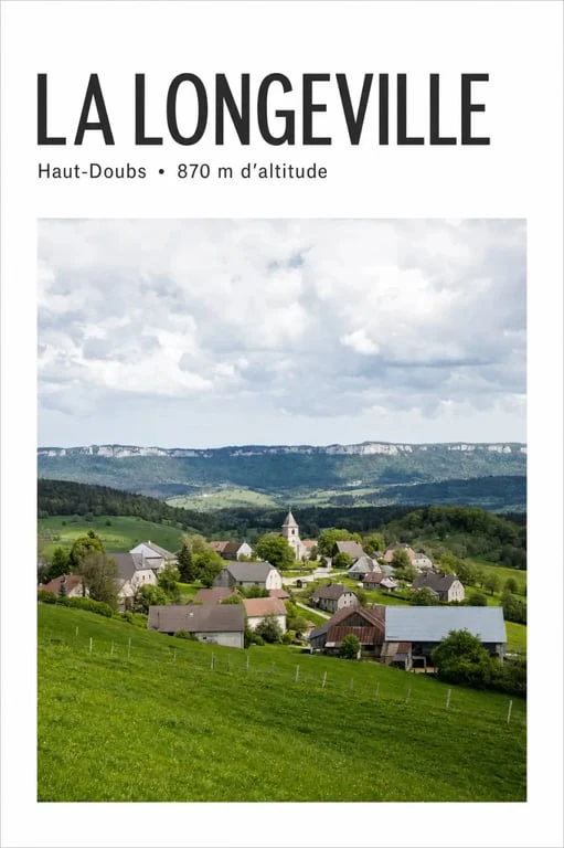 La Longeville dans le Haut-Doubs, vue du village et des paysages de montagne